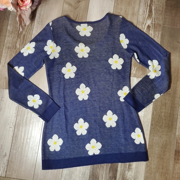 Rue21 Size Small Blue Daisy Print Scoopneck Tunic Sweater EUC - Picture 10 of 16